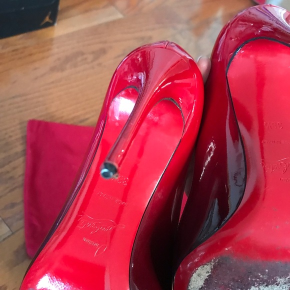 Christian Louboutin (Size 38) - Picture 6 of 7